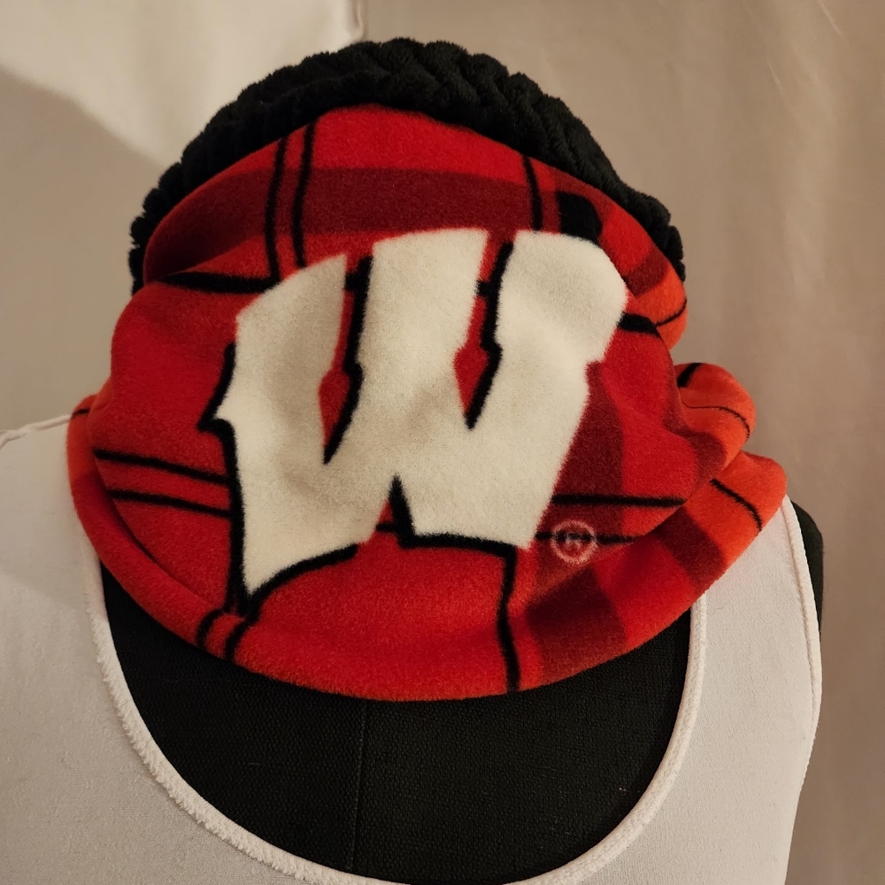 Neck Gaitor Wisc